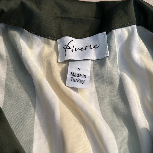 Women’s Two Piece - Picture 4 of 6